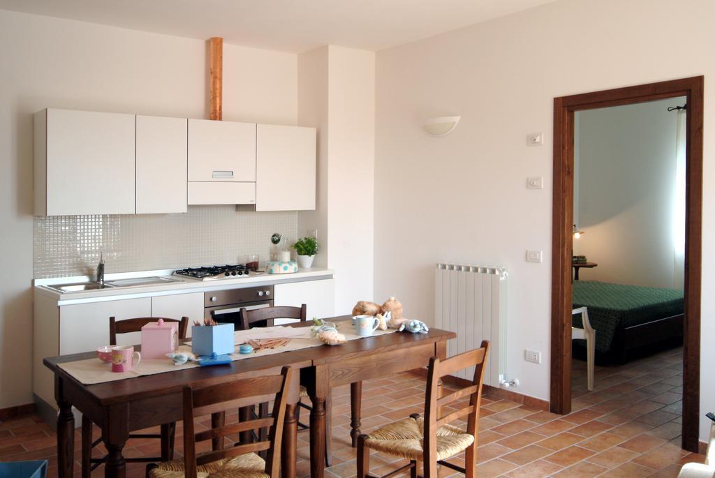 Agriturismo Casale Le Selvette Ripa Екстериор снимка