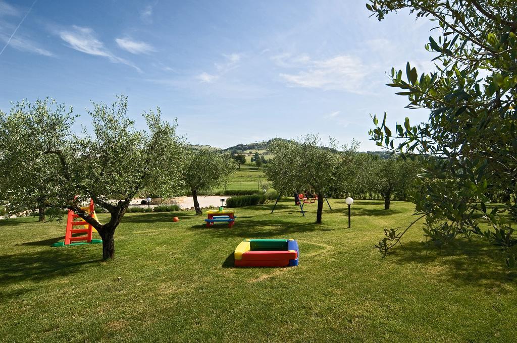 Agriturismo Casale Le Selvette Ripa Екстериор снимка